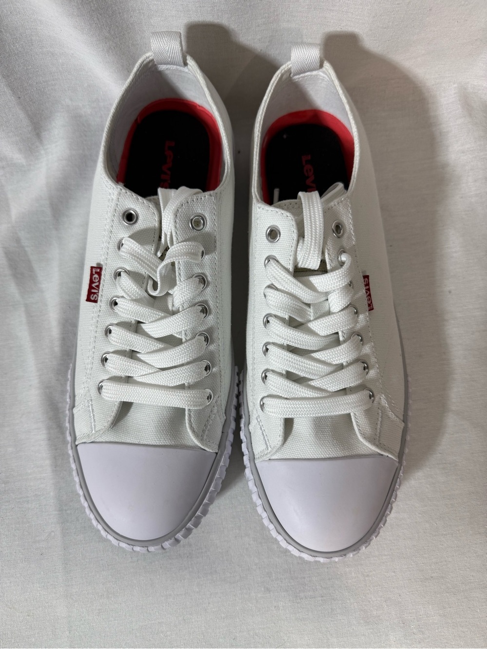 Levi's Anika  White Canvas Low-Top Sneakers Size 8